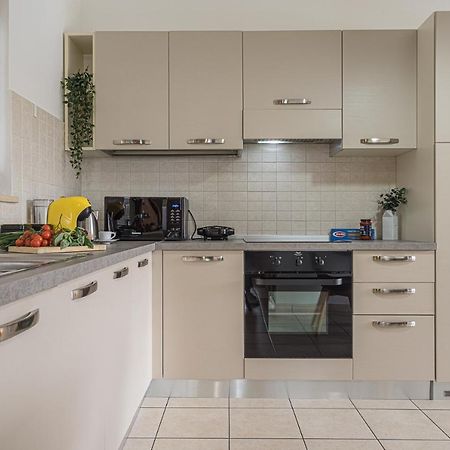 Hygge Family Apartment - One Step Away From The Lake!!! Sirmione Exterior photo